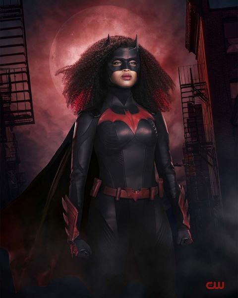 CW показал первые кадры чернокожей Бэтвумен с Афро