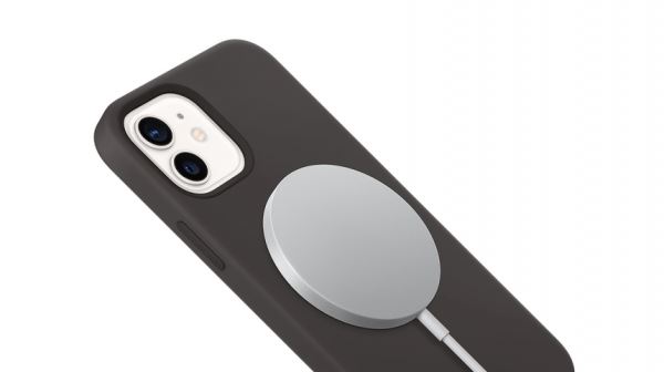 Новая беспроводная зарядка Apple может портить чехлы для iPhone