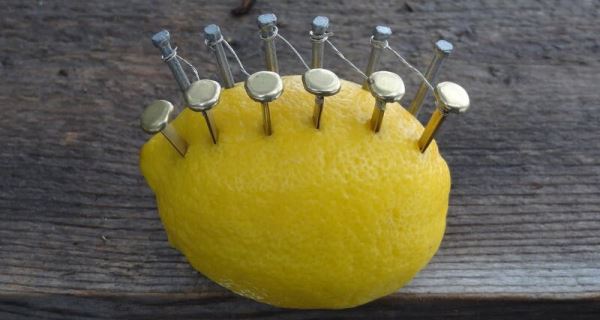 Как добыть огонь с помощью лимона